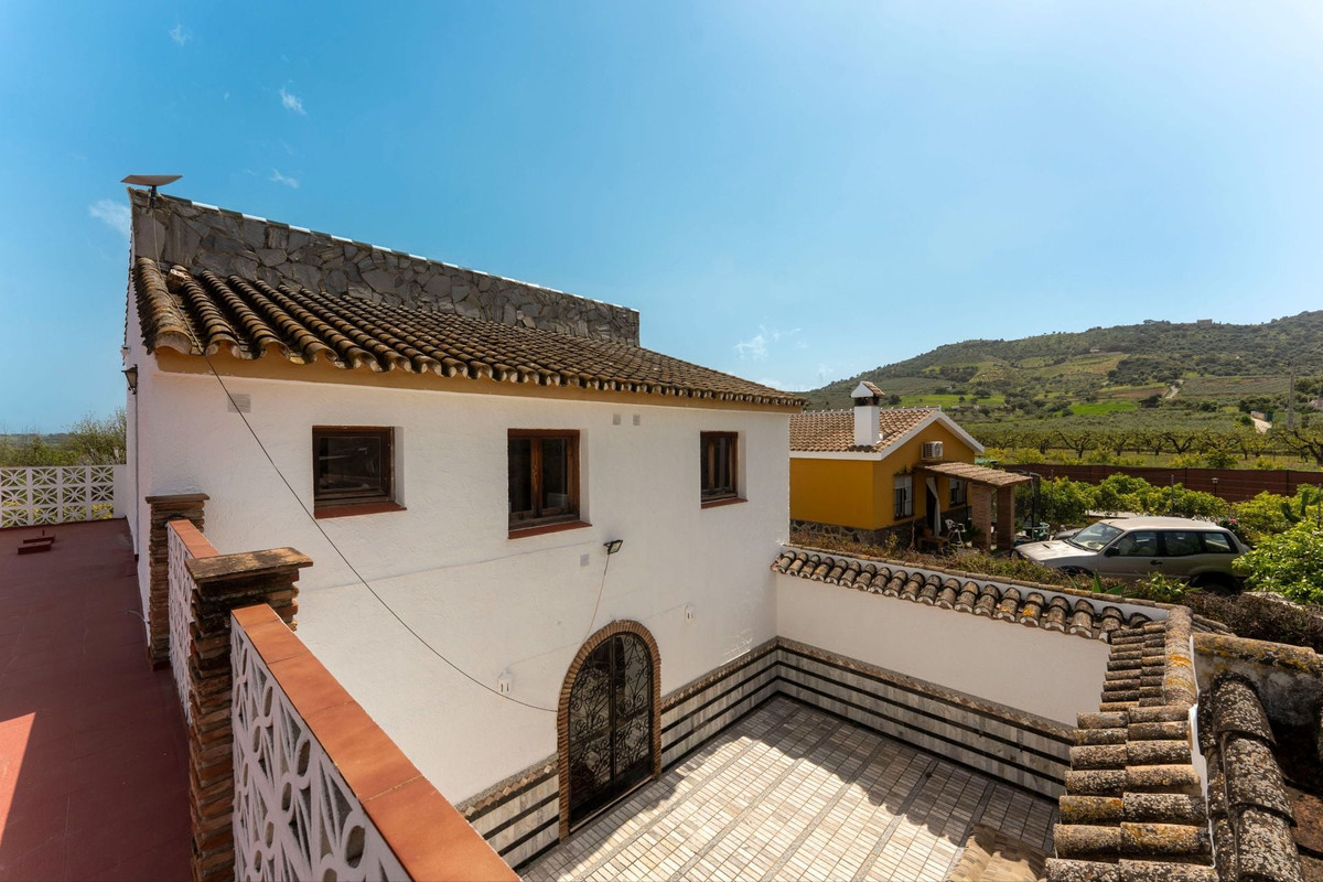 4 Bed Townhouse for sale in Coín Costa Del Sol, Málaga, Spain