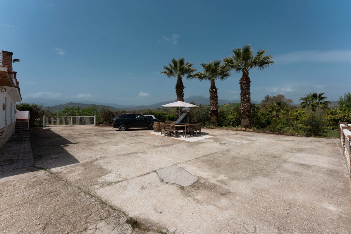 4 Bed Townhouse for sale in Coín Costa Del Sol, Málaga, Spain