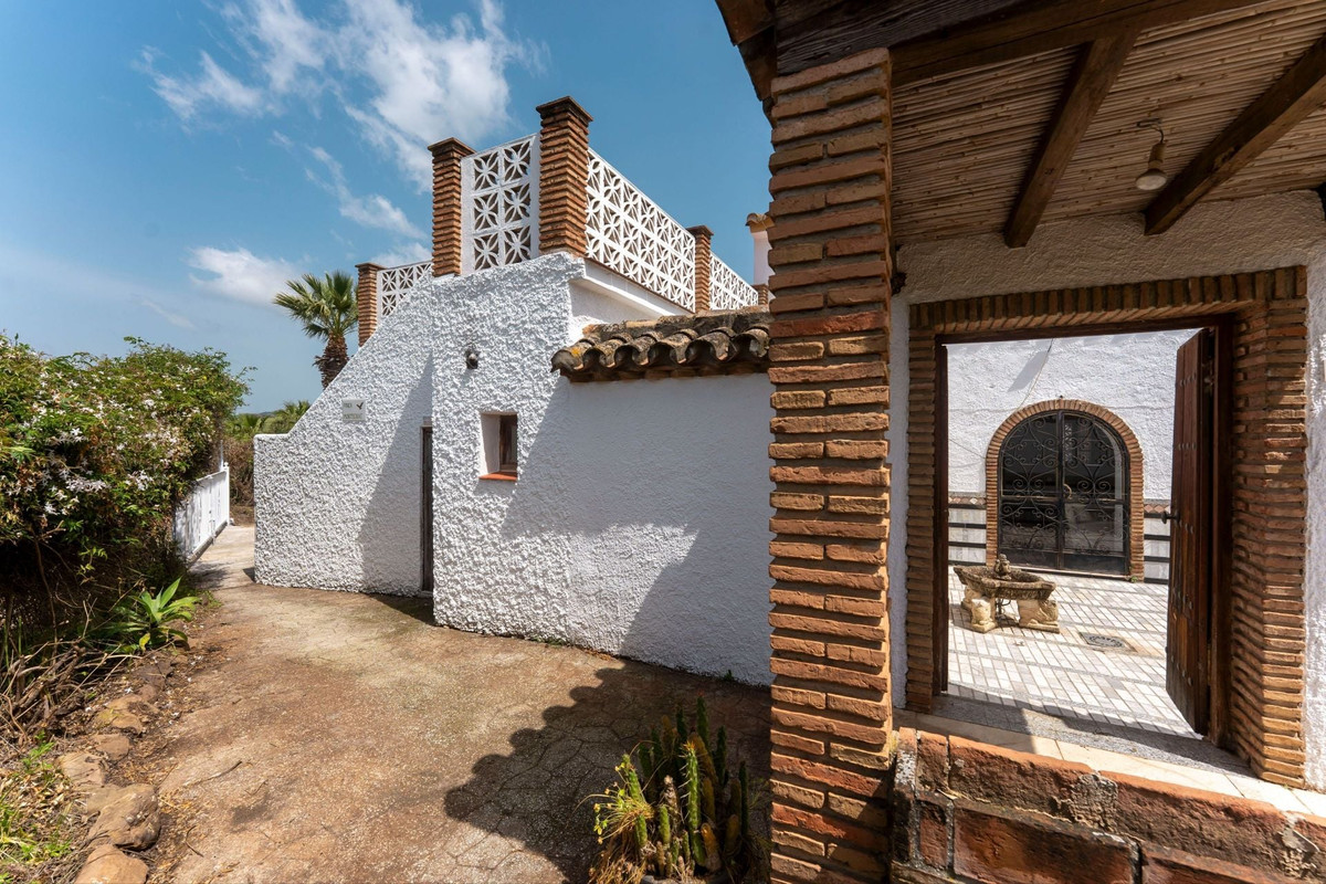 4 Bed Townhouse for sale in Coín Costa Del Sol, Málaga, Spain