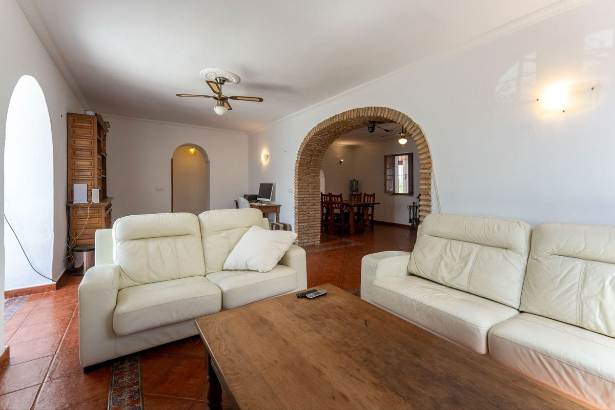 4 Bed Townhouse for sale in Coín Costa Del Sol, Málaga, Spain