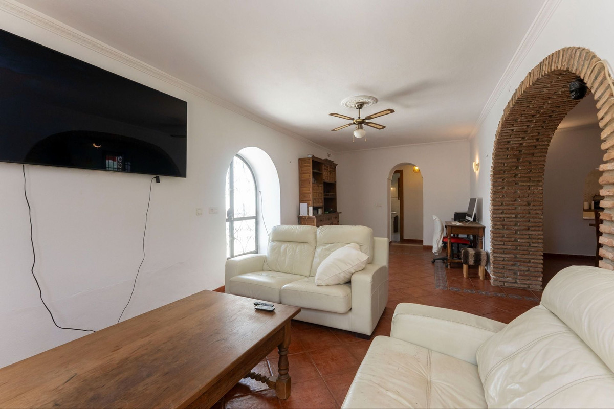 4 Bed Townhouse for sale in Coín Costa Del Sol, Málaga, Spain