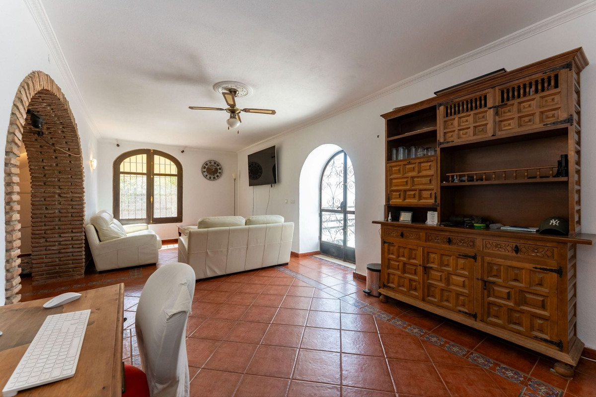 4 Bed Townhouse for sale in Coín Costa Del Sol, Málaga, Spain