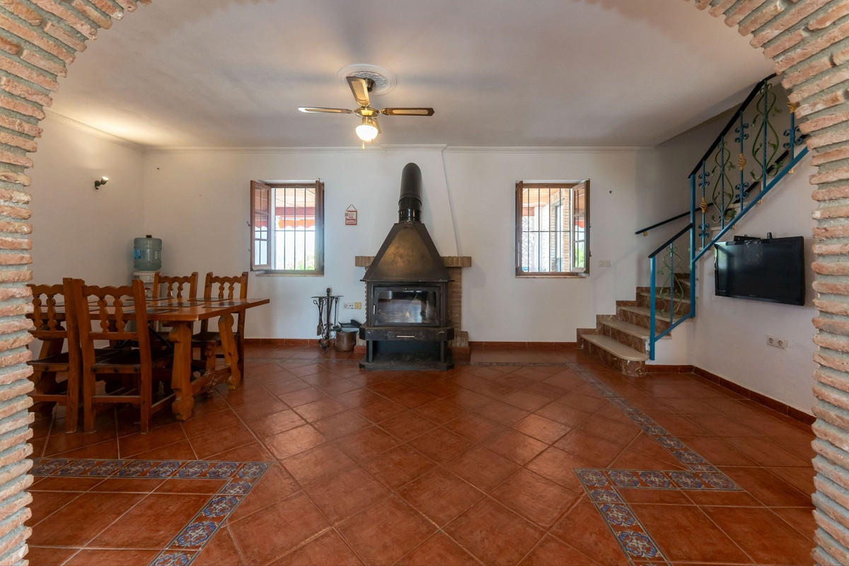 4 Bed Townhouse for sale in Coín Costa Del Sol, Málaga, Spain