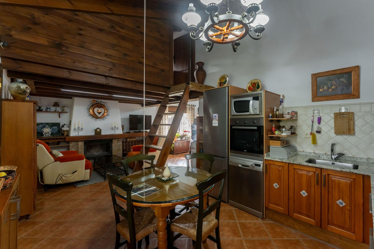 3 Bed Townhouse for sale in Coín Costa Del Sol, Málaga, Spain