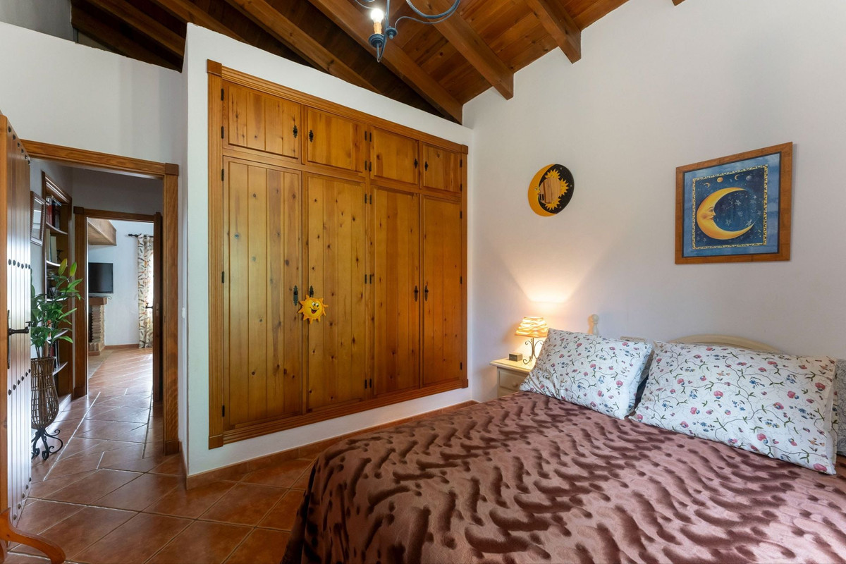 3 Bed Townhouse for sale in Coín Costa Del Sol, Málaga, Spain