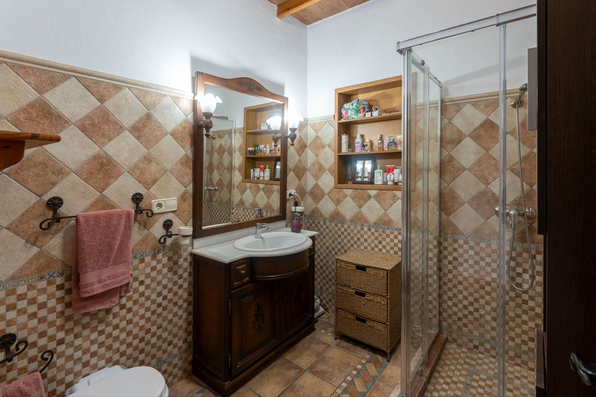 3 Bed Townhouse for sale in Coín Costa Del Sol, Málaga, Spain