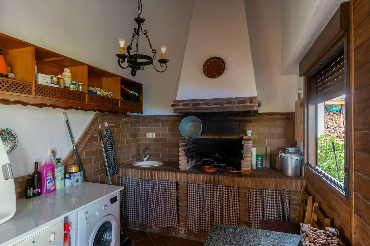 3 Bed Townhouse for sale in Coín Costa Del Sol, Málaga, Spain