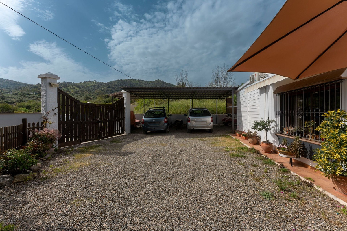3 Bed Townhouse for sale in Coín Costa Del Sol, Málaga, Spain