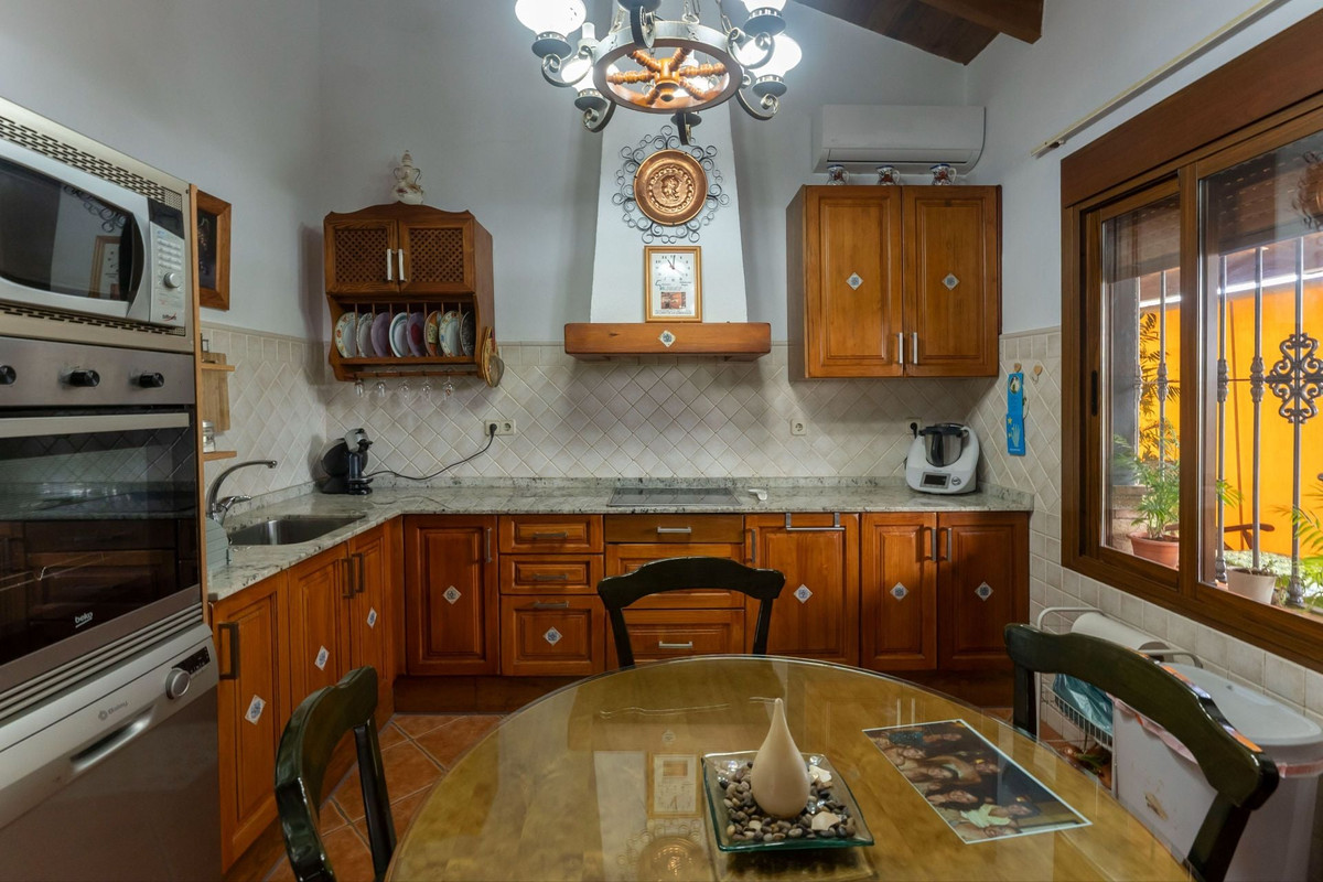 3 Bed Townhouse for sale in Coín Costa Del Sol, Málaga, Spain