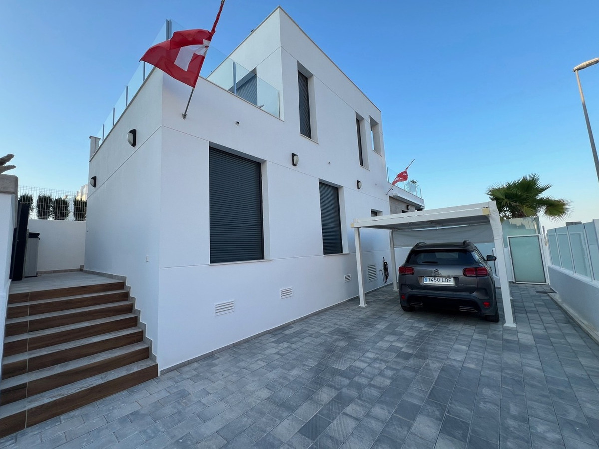 Se vende Villa - Chalet de 3 dormitorios en Costa Blanca, Alicante, España