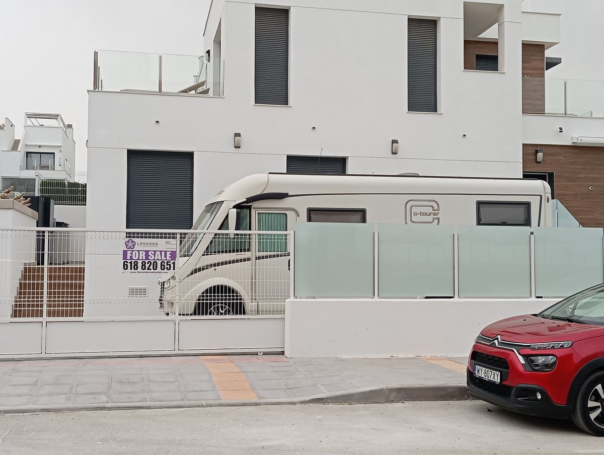 Se vende Villa - Chalet de 3 dormitorios en Costa Blanca, Alicante, España
