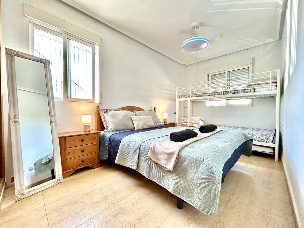 Se vende Apartamento Planta Baja de 2 dormitorios en Costa Blanca, Alicante, España
