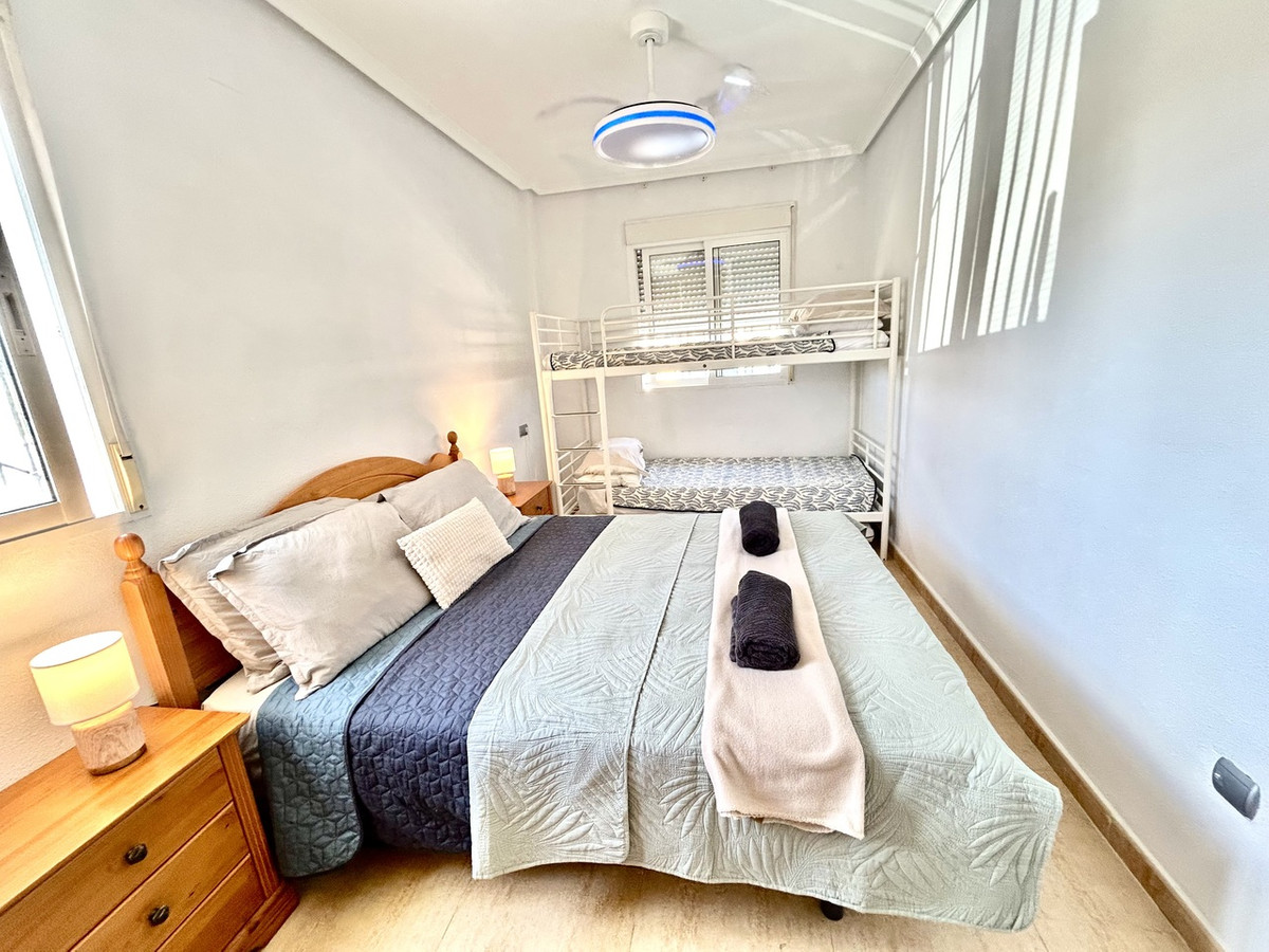Se vende Apartamento Planta Baja de 2 dormitorios en Costa Blanca, Alicante, España