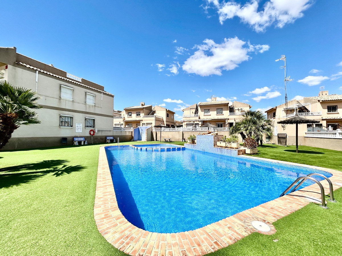 Se vende Apartamento Planta Baja de 2 dormitorios en Costa Blanca, Alicante, España