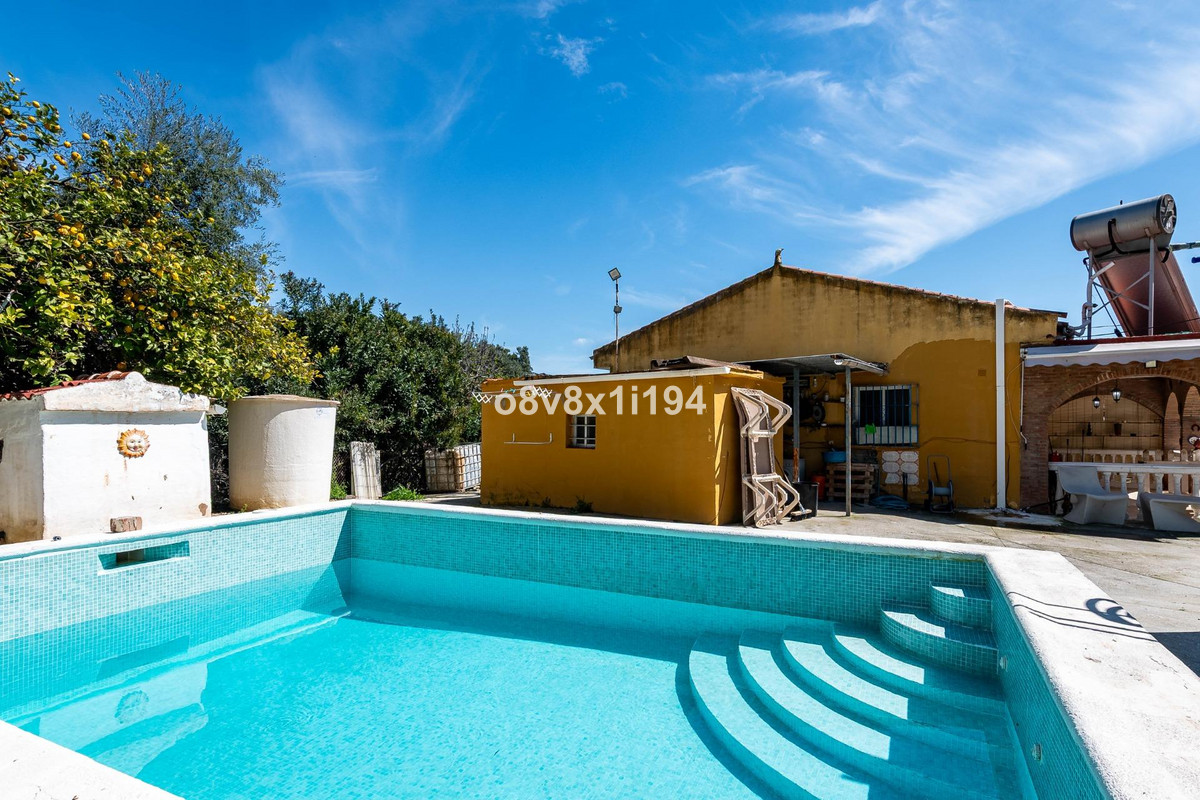 Se vende Finca - Cortijo de 3 dormitorios en Costa Del Sol, Málaga, España