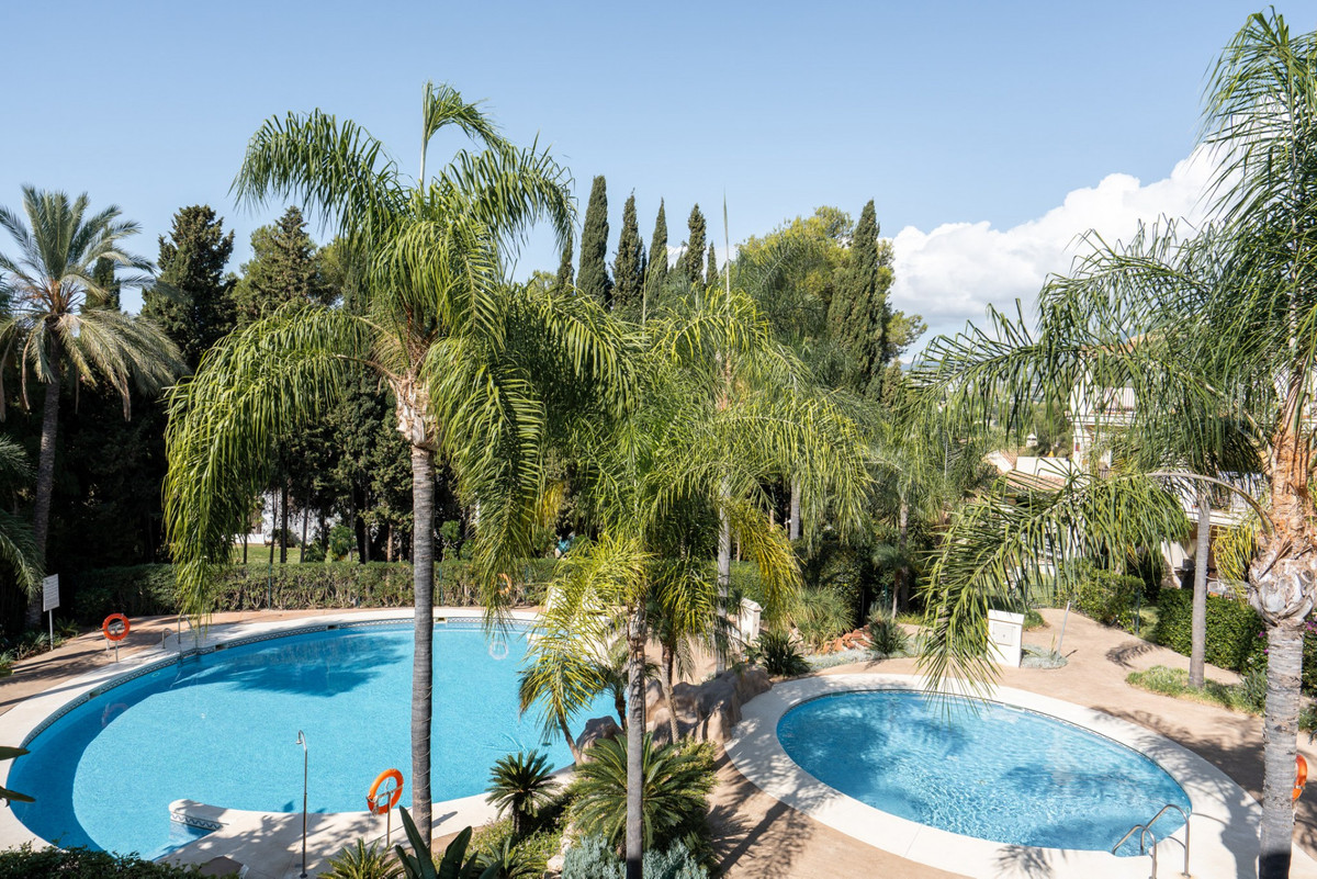 3 Bed Apartment for sale in Nueva Andalucía Costa Del Sol, Málaga, Spain