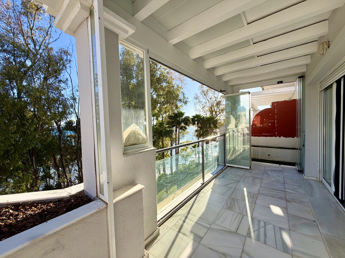 2 Bed Apartment for sale in Estepona Costa Del Sol, Málaga, Spain