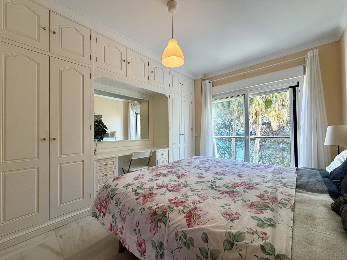 2 Bed Apartment for sale in Estepona Costa Del Sol, Málaga, Spain