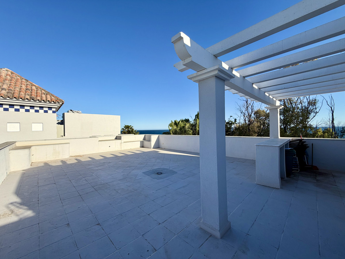 2 Bed Apartment for sale in Estepona Costa Del Sol, Málaga, Spain