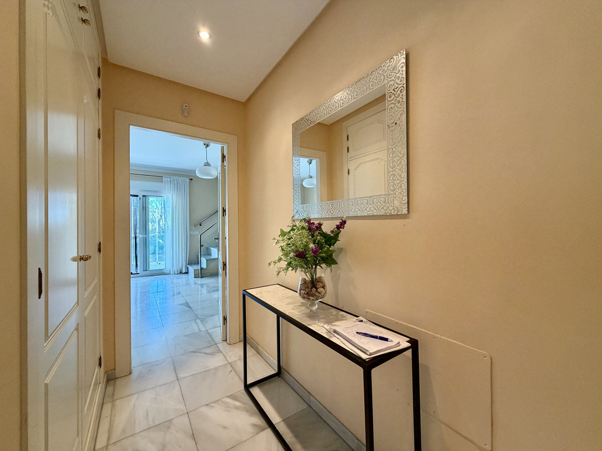 2 Bed Apartment for sale in Estepona Costa Del Sol, Málaga, Spain
