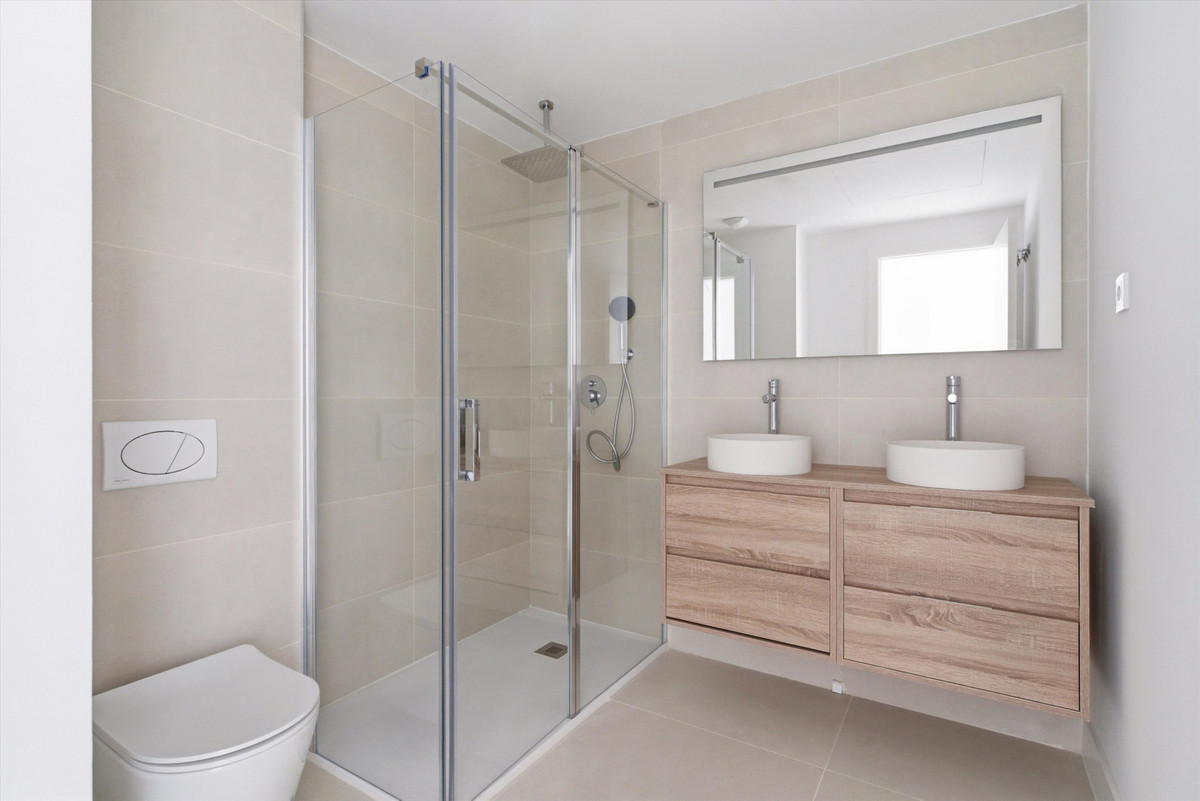 Se vende Apartamento Planta Media de 2 dormitorios en Costa Del Sol, Málaga, España