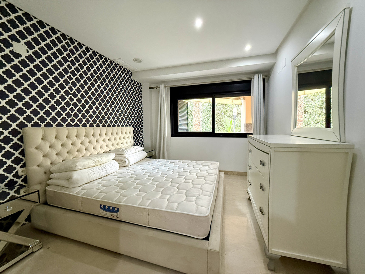 2 Bed Apartment for sale in Puerto Banús Costa Del Sol, Málaga, Spain