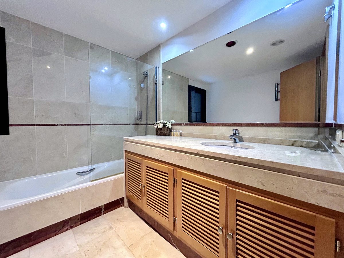 2 Bed Apartment for sale in Puerto Banús Costa Del Sol, Málaga, Spain
