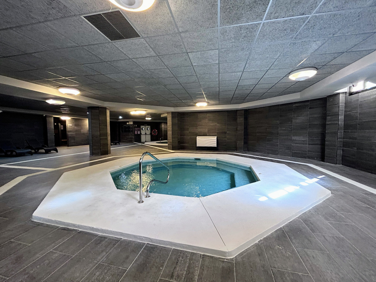 2 Bed Apartment for sale in Puerto Banús Costa Del Sol, Málaga, Spain