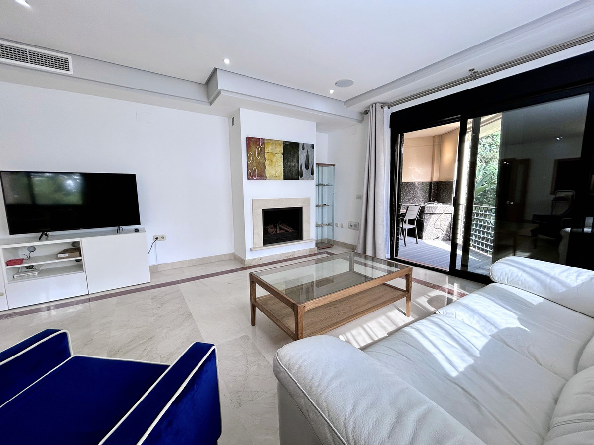 2 Bed Apartment for sale in Puerto Banús Costa Del Sol, Málaga, Spain