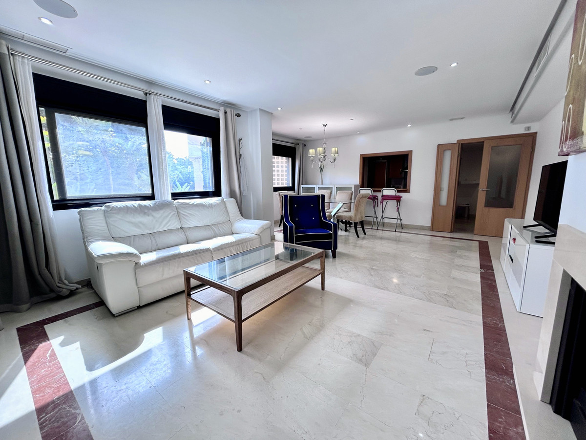 2 Bed Apartment for sale in Puerto Banús Costa Del Sol, Málaga, Spain
