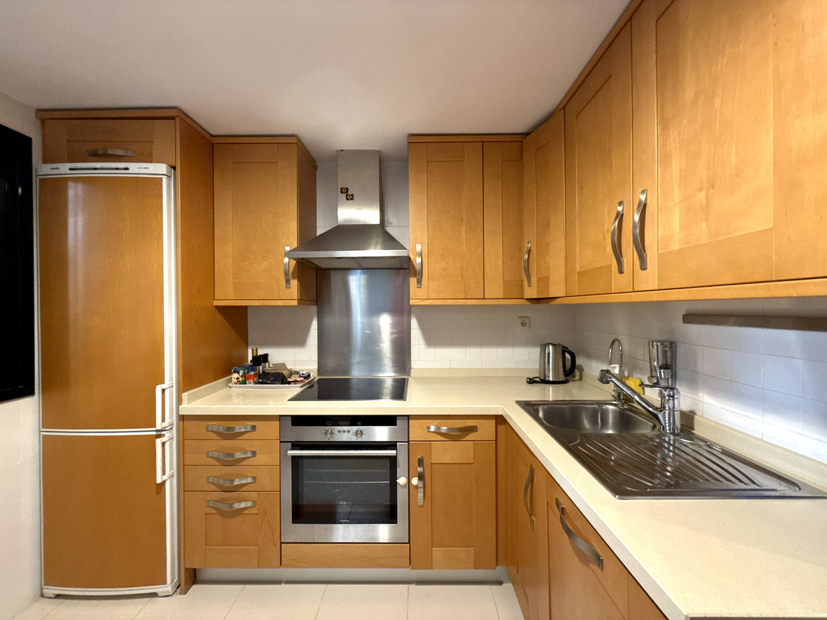 2 Bed Apartment for sale in Puerto Banús Costa Del Sol, Málaga, Spain