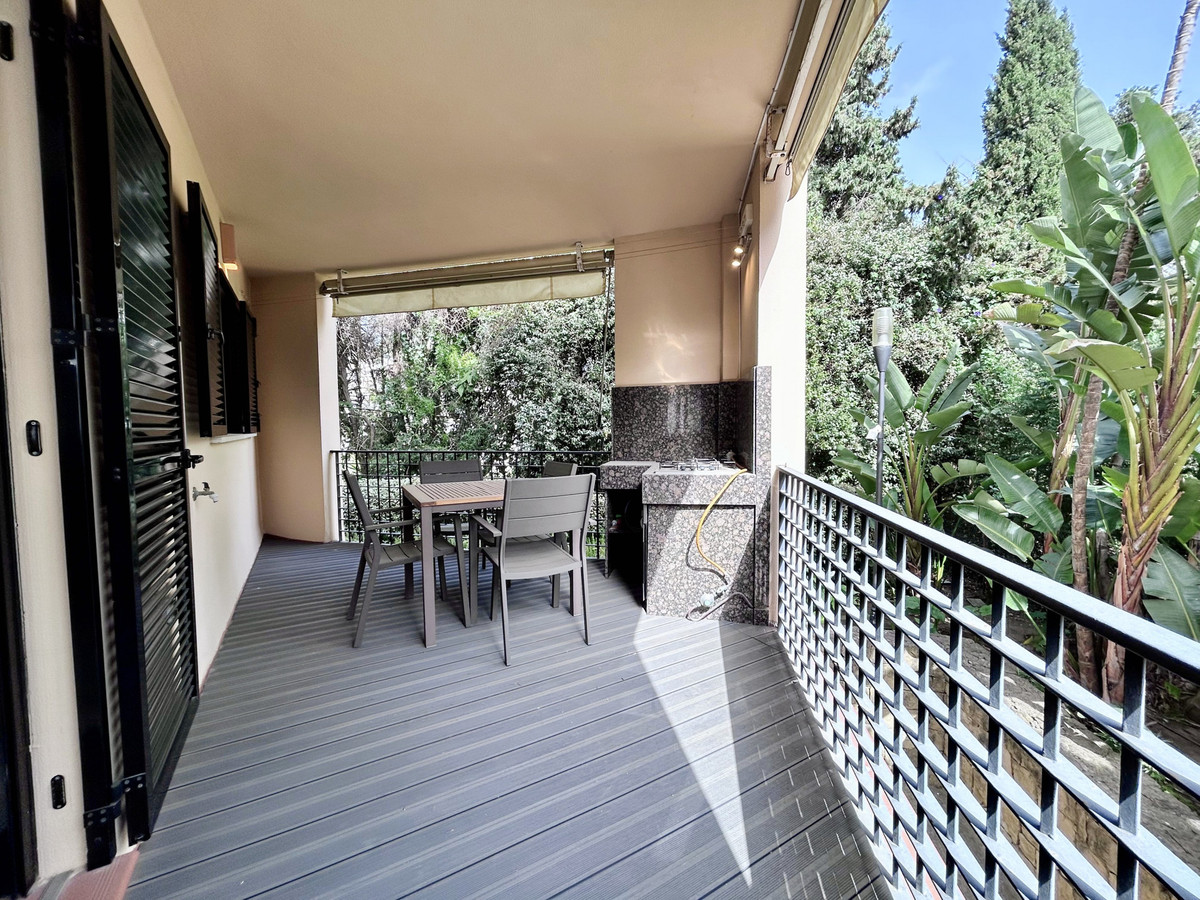 2 Bed Apartment for sale in Puerto Banús Costa Del Sol, Málaga, Spain