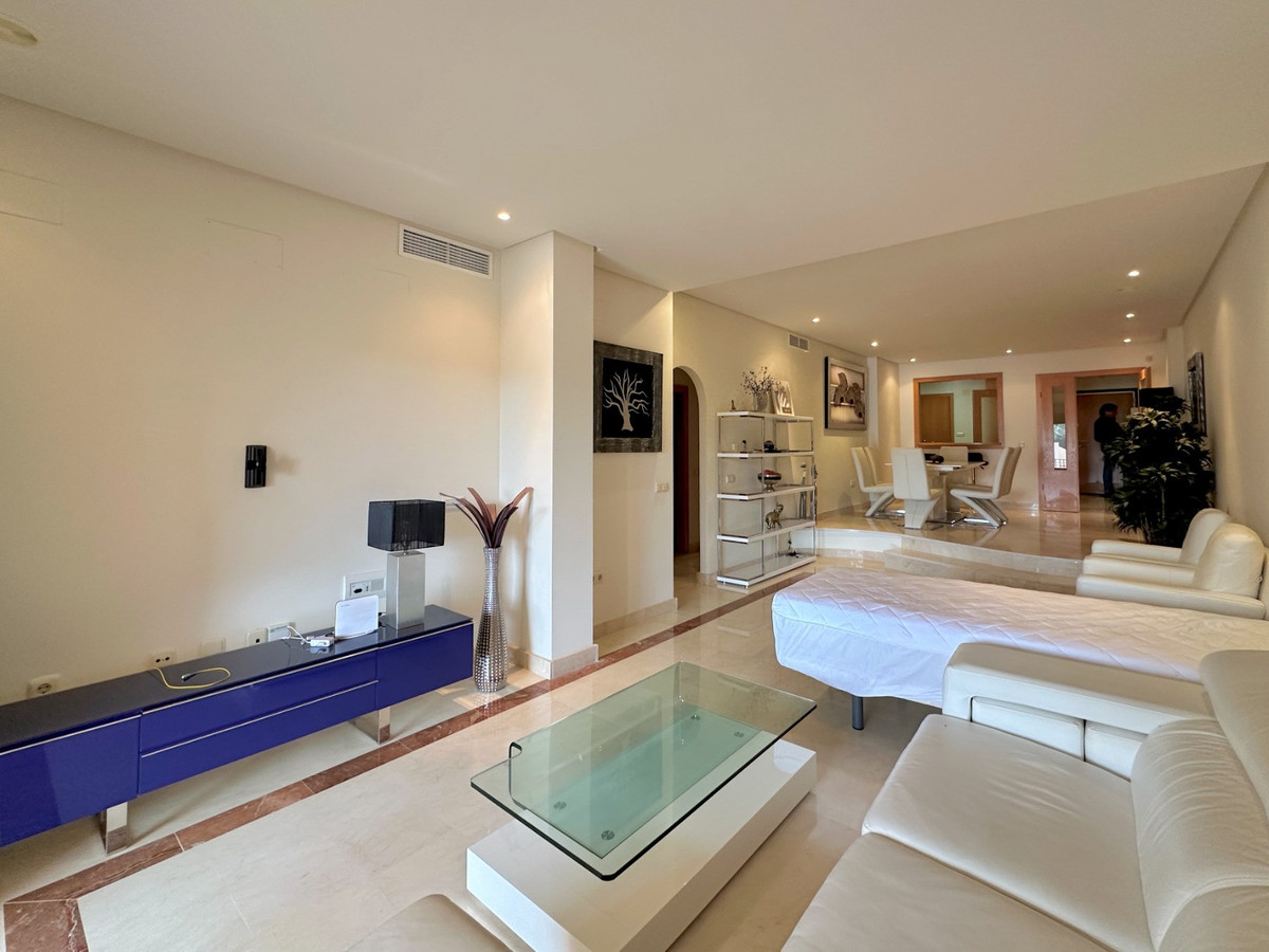 2 Bed Apartment for sale in Puerto Banús Costa Del Sol, Málaga, Spain