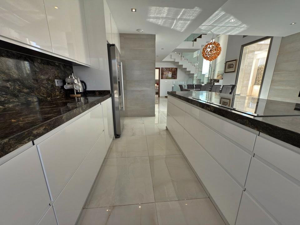 5 Bed Townhouse for sale in Villamartin Costa Blanca, Alicante, Spain