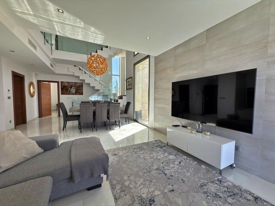 5 Bed Townhouse for sale in Villamartin Costa Blanca, Alicante, Spain