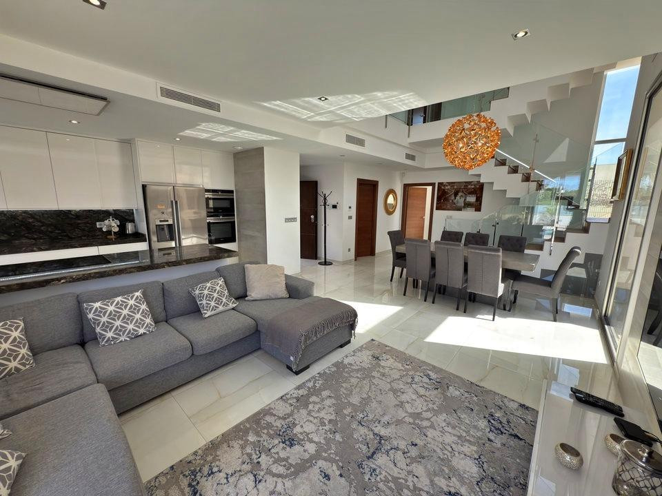 5 Bed Townhouse for sale in Villamartin Costa Blanca, Alicante, Spain