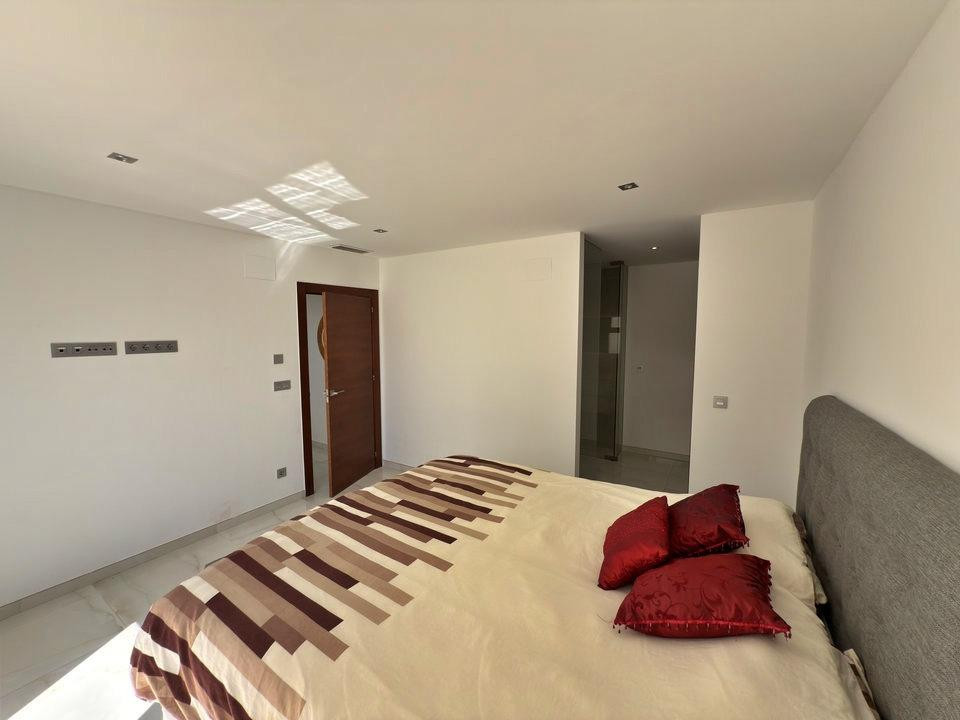 5 Bed Townhouse for sale in Villamartin Costa Blanca, Alicante, Spain