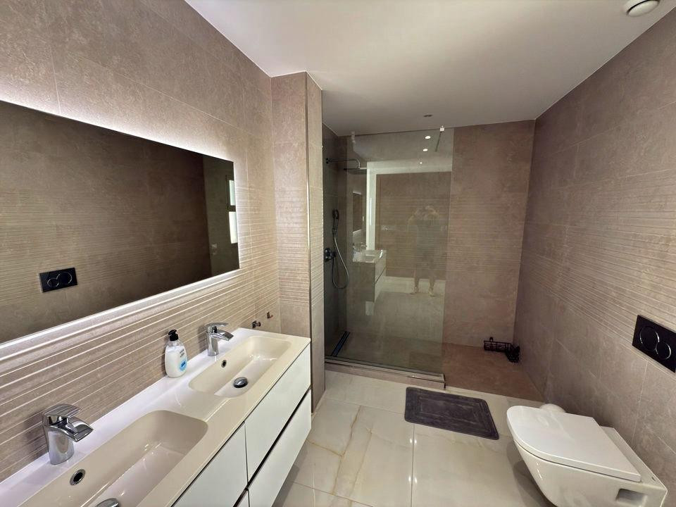 5 Bed Townhouse for sale in Villamartin Costa Blanca, Alicante, Spain