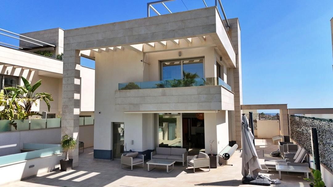 5 Bed Townhouse for sale in Villamartin Costa Blanca, Alicante, Spain