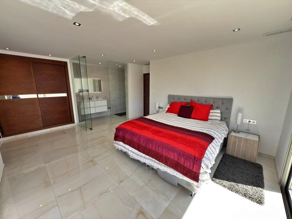5 Bed Townhouse for sale in Villamartin Costa Blanca, Alicante, Spain