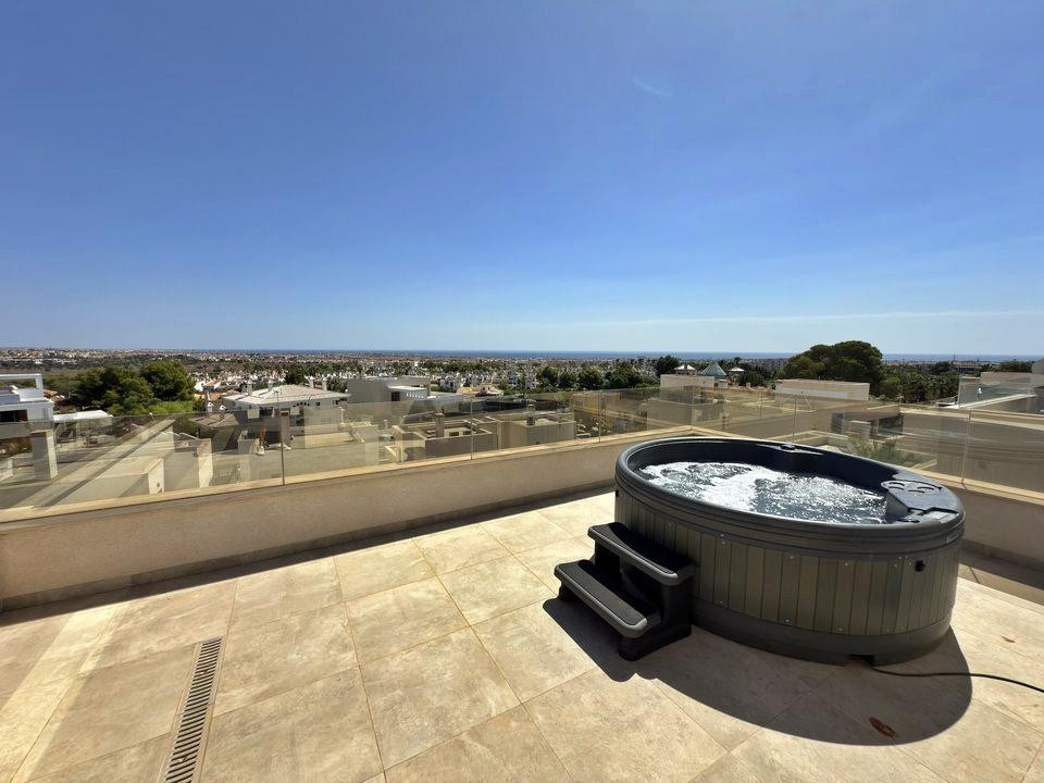 5 Bed Townhouse for sale in Villamartin Costa Blanca, Alicante, Spain