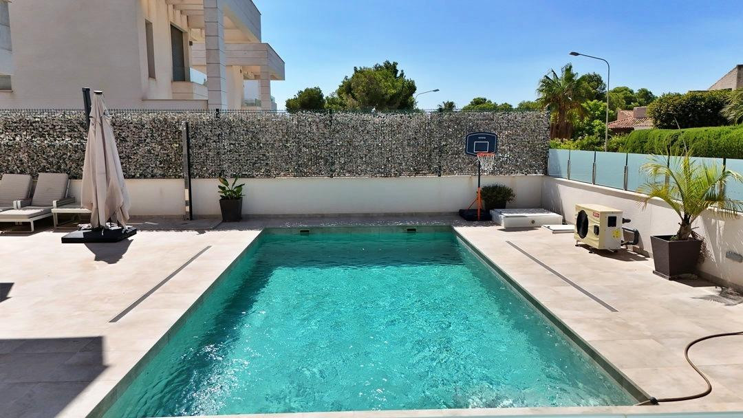 5 Bed Townhouse for sale in Villamartin Costa Blanca, Alicante, Spain