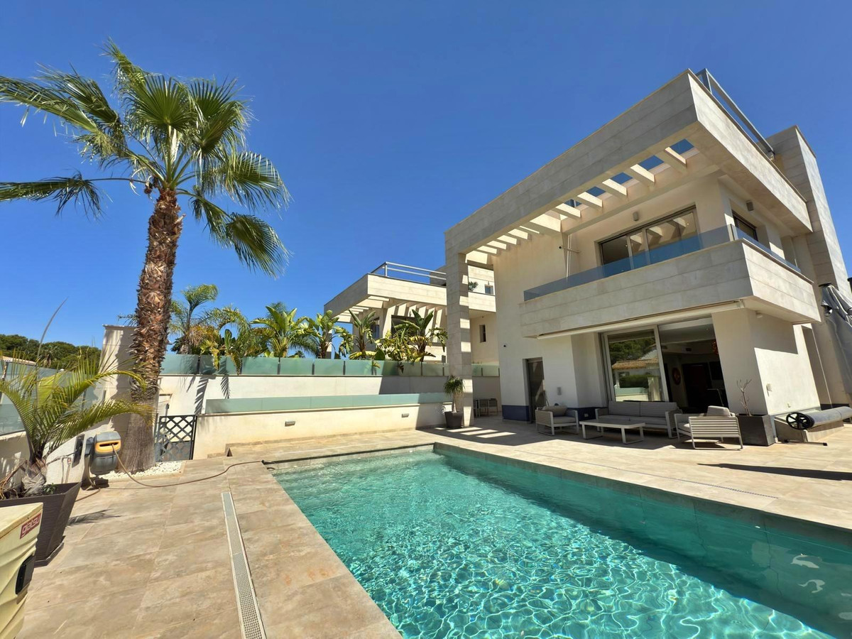 5 Bed Townhouse for sale in Villamartin Costa Blanca, Alicante, Spain