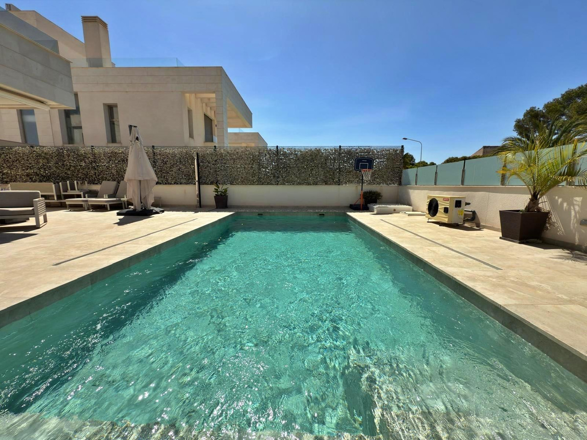 5 Bed Townhouse for sale in Villamartin Costa Blanca, Alicante, Spain