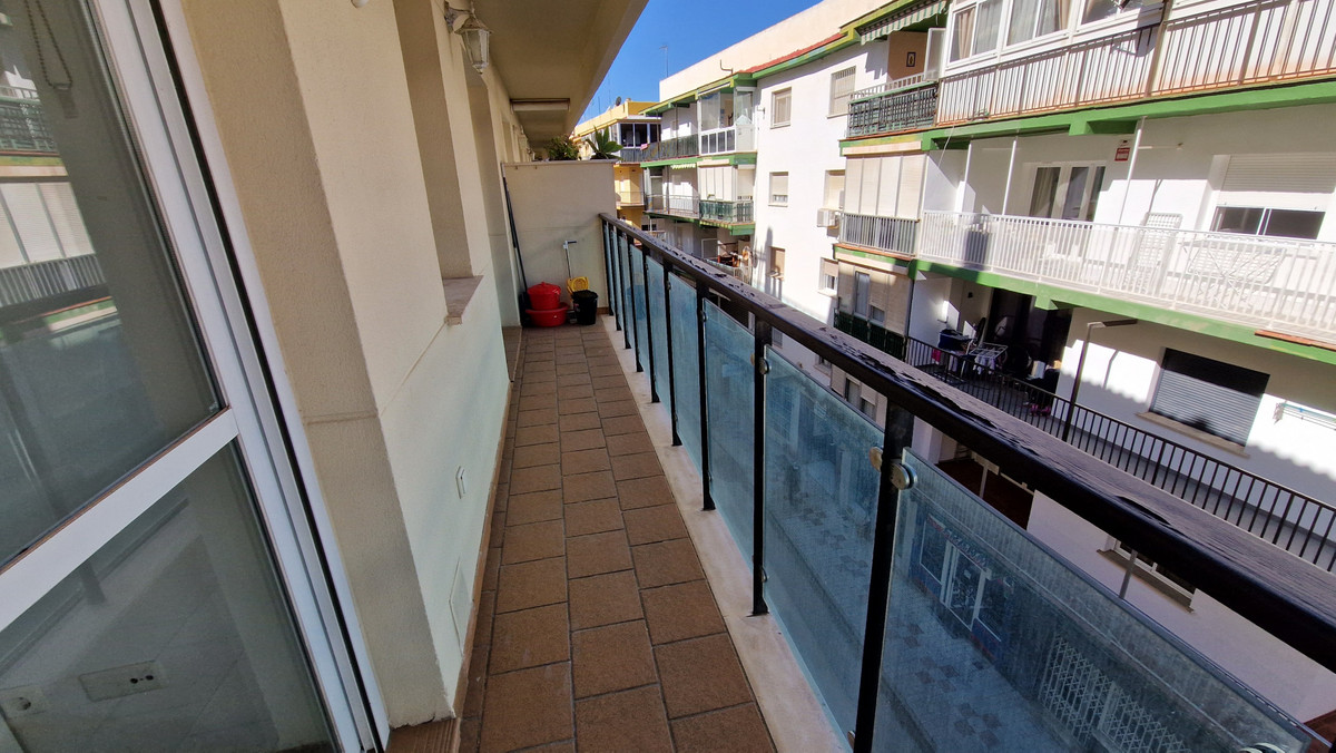 1 Bed Apartment for sale in Estepona Costa Del Sol, Málaga, Spain