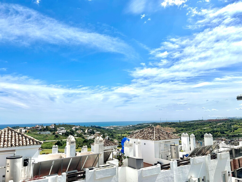 2 Bed Apartment for sale in Estepona Costa Del Sol, Málaga, Spain