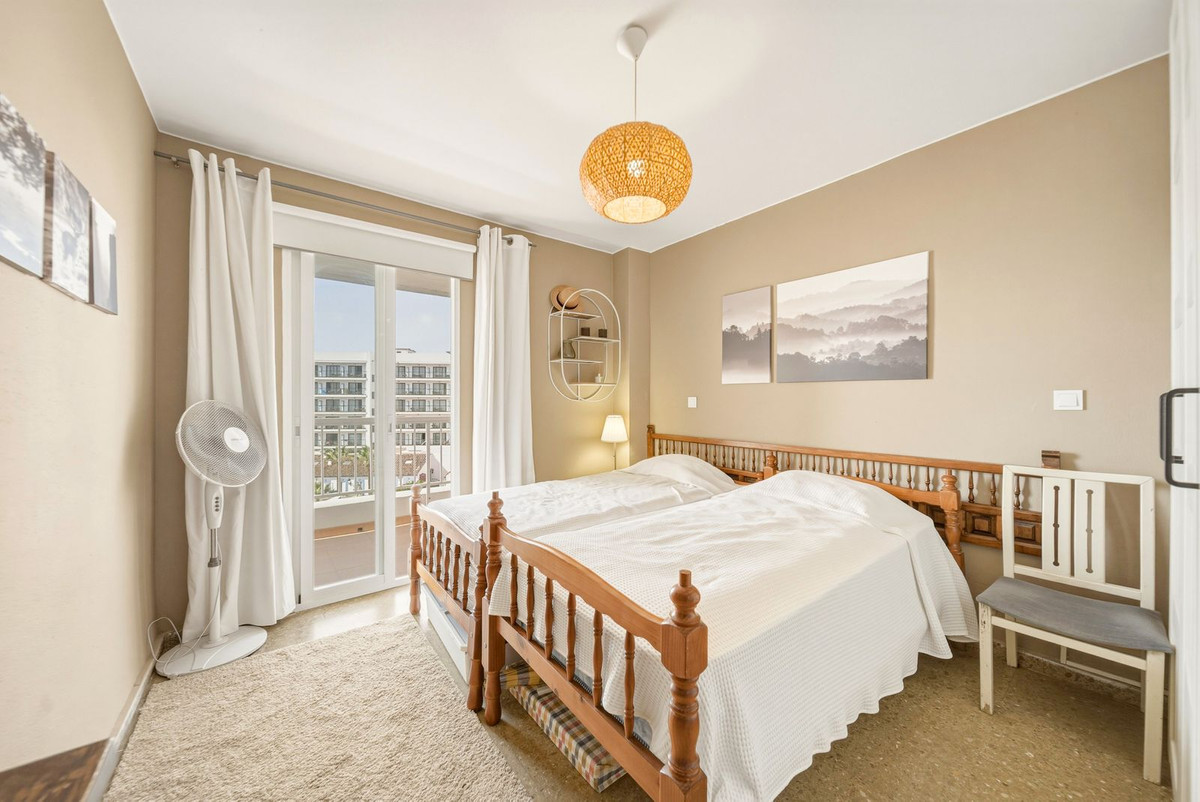 Se vende Apartamento Planta Media de 3 dormitorios en Costa Del Sol, Málaga, España