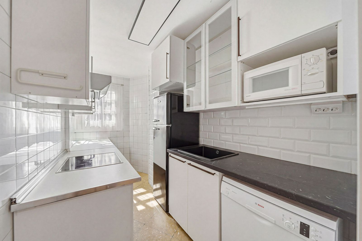 Se vende Apartamento Planta Media de 3 dormitorios en Costa Del Sol, Málaga, España