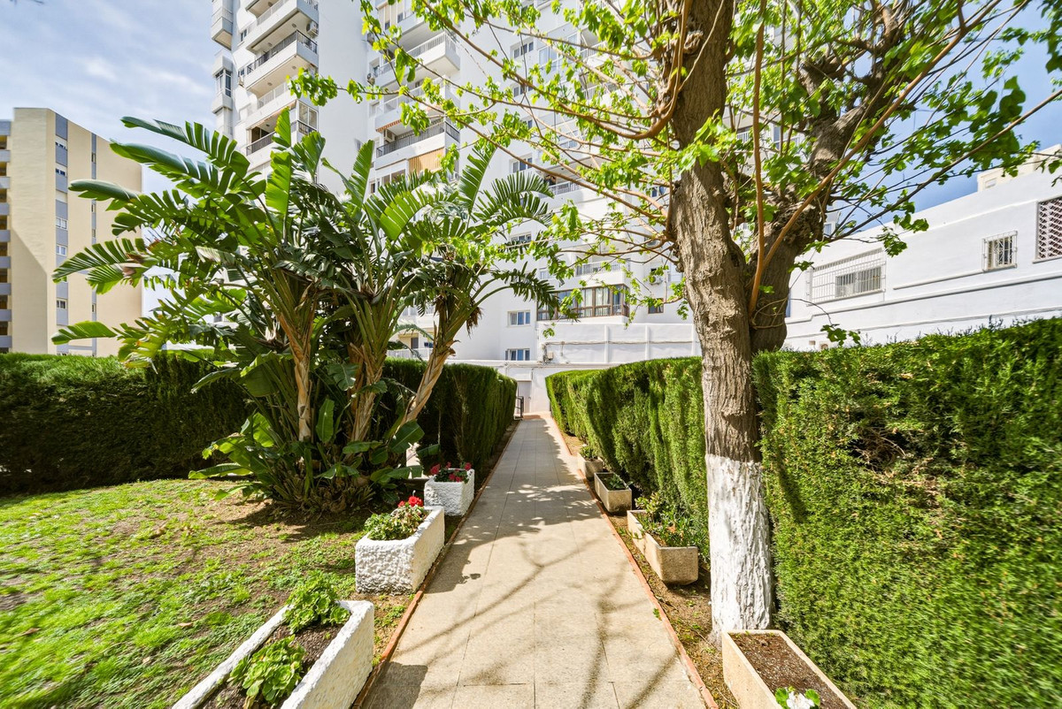 Se vende Apartamento Planta Media de 3 dormitorios en Costa Del Sol, Málaga, España
