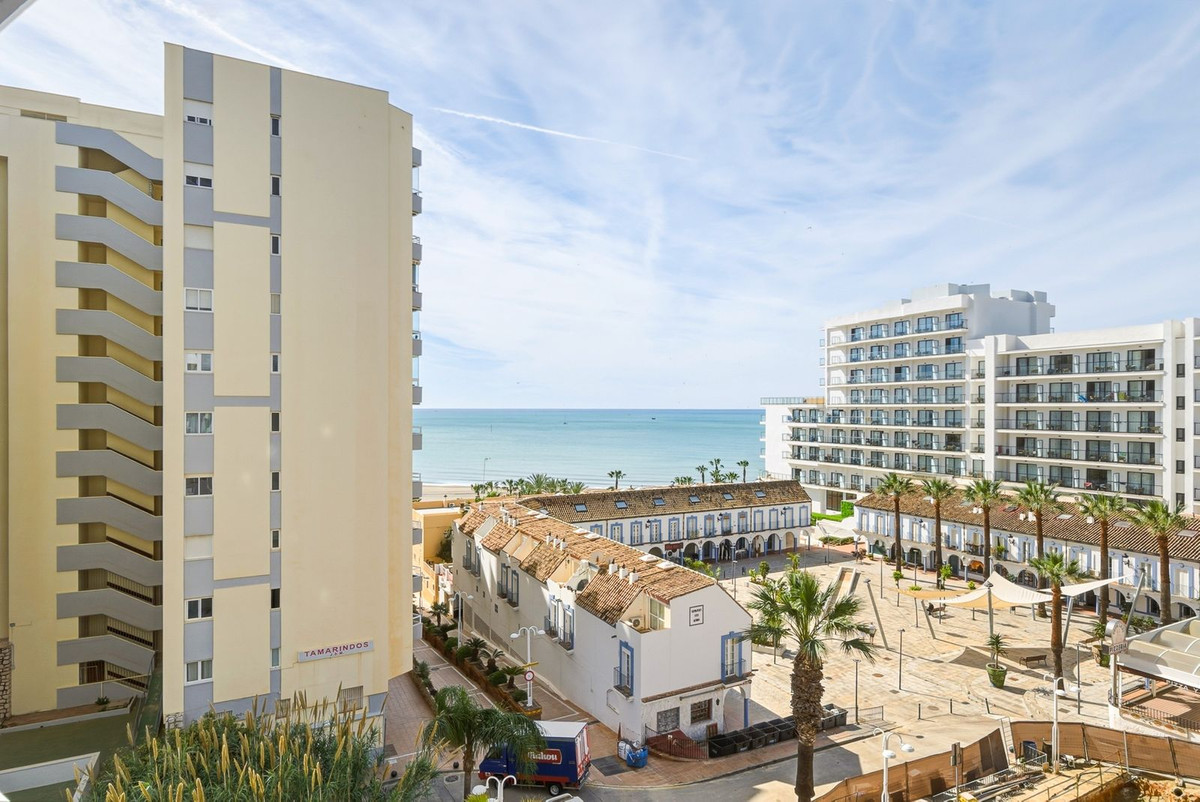 Se vende Apartamento Planta Media de 3 dormitorios en Costa Del Sol, Málaga, España